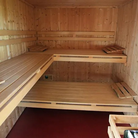 別荘 Melanie, Sauna, Kamin, 2 Schlafzimmer, Garten *